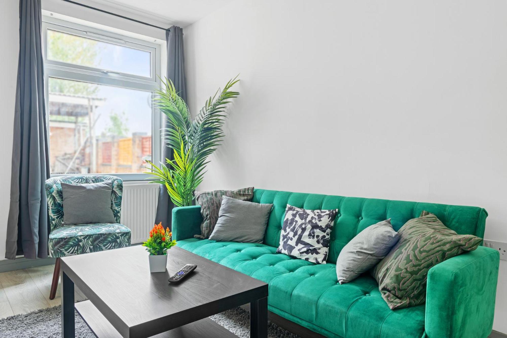 Stanion Luxurious 3 Bedroom Modern House Northamptonshire, Double, Twins, Single, Free Parking, Free Wi-Fi, Pets, Up To 8 Sleeps, 4 Smart Tvs 코비 외부 사진