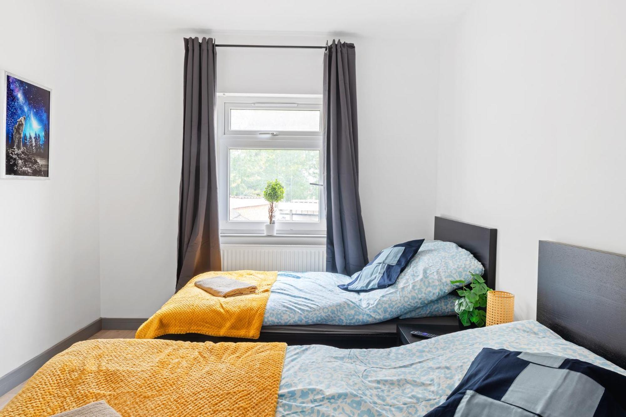 Stanion Luxurious 3 Bedroom Modern House Northamptonshire, Double, Twins, Single, Free Parking, Free Wi-Fi, Pets, Up To 8 Sleeps, 4 Smart Tvs 코비 외부 사진